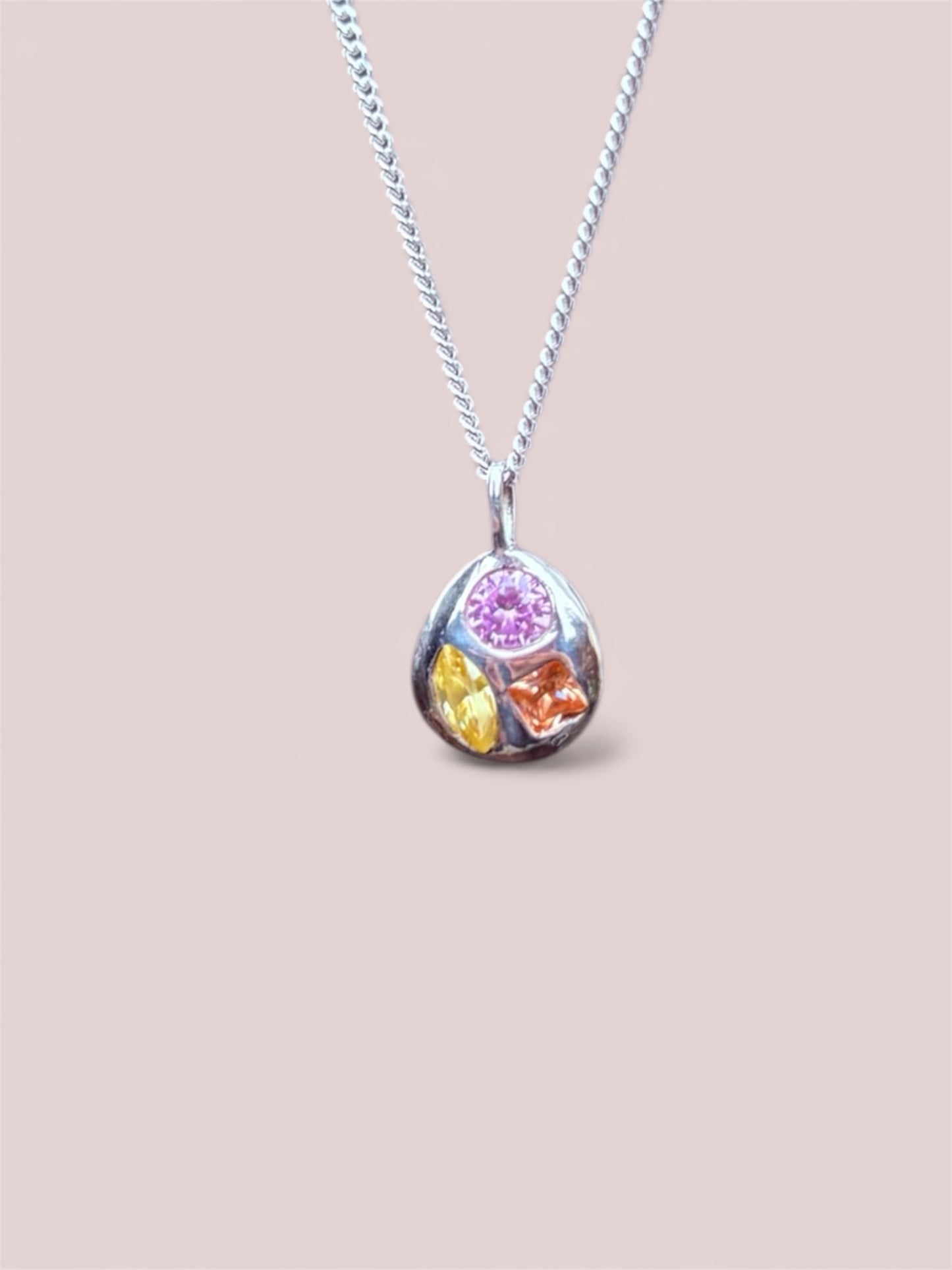 Precious Pebble pendant (lavender, yellow, champagne)