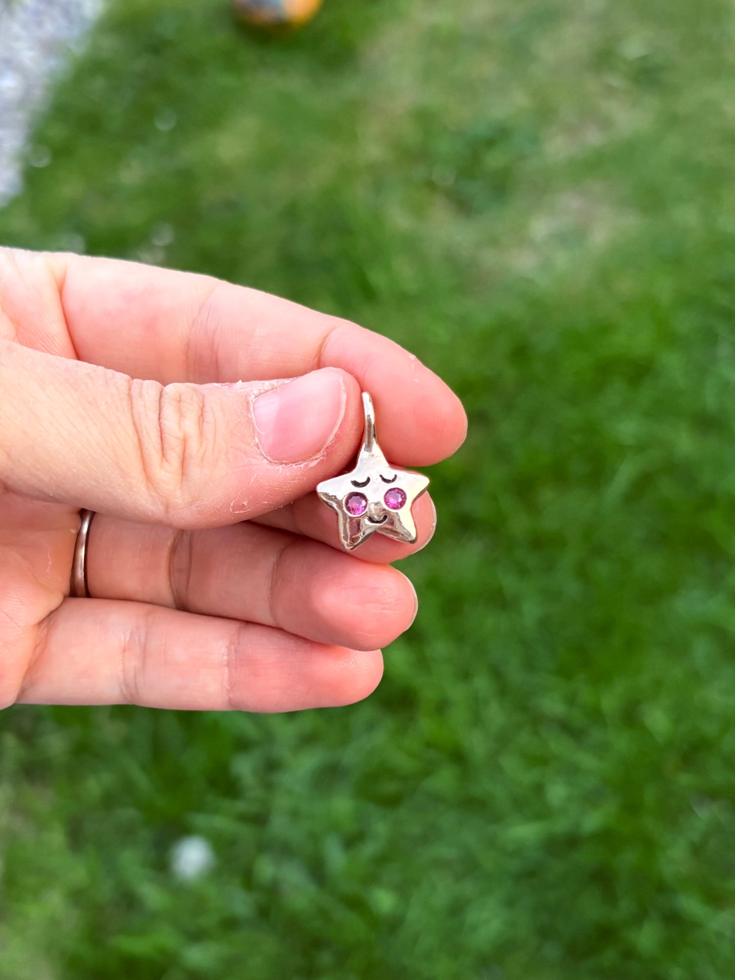Blushing Soft Star (gold bronze)