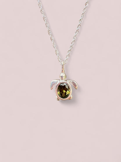 Turtle pendant (green)