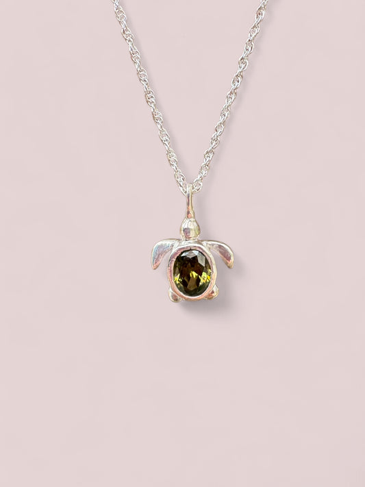 Turtle pendant (green)