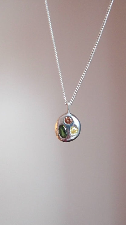 Precious Pebble pendant (champagne, yellow, green)