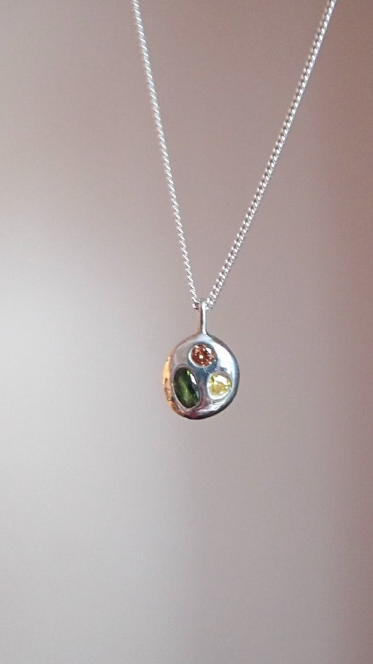 Precious Pebble pendant (champagne, yellow, green)