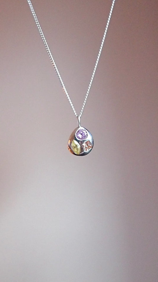 Precious Pebble pendant (lavender, yellow, champagne)